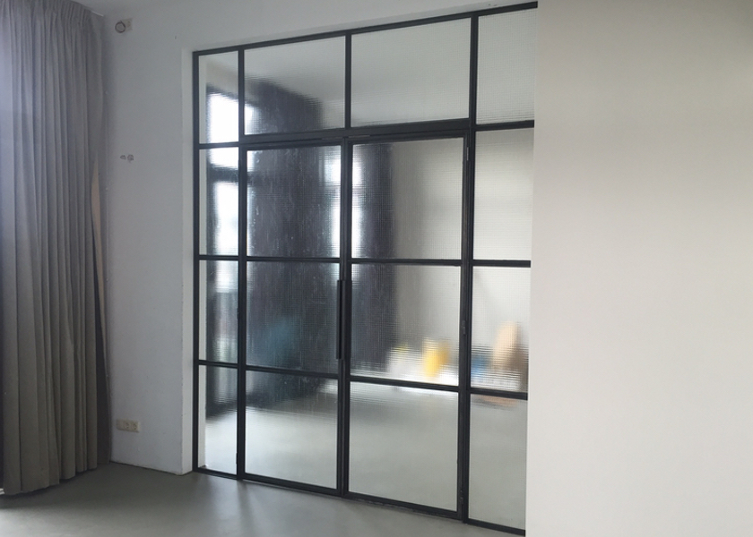 STALEN PUI MET DRAADGLAS AMSTERDAM